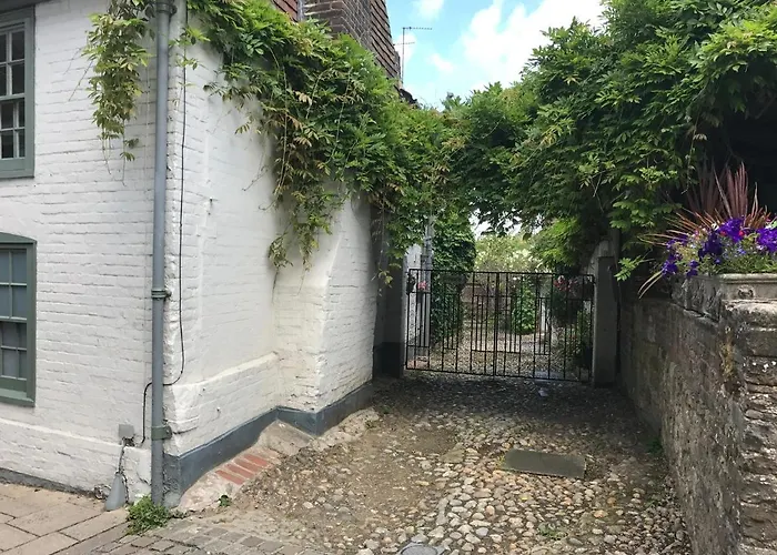 The Tea House Bed & Breakfast Rye